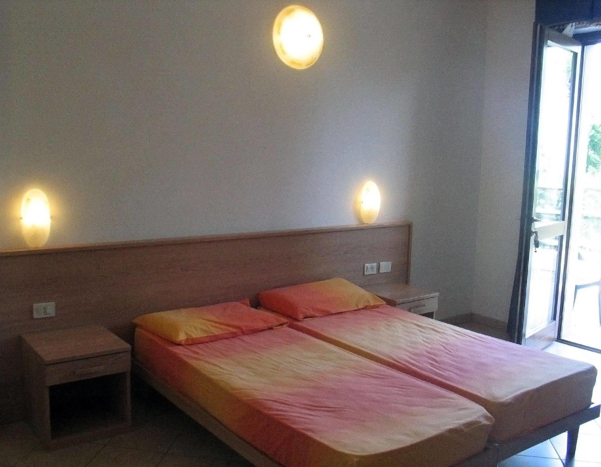 Residence Oasi Лимоне сул Гарда Екстериор снимка